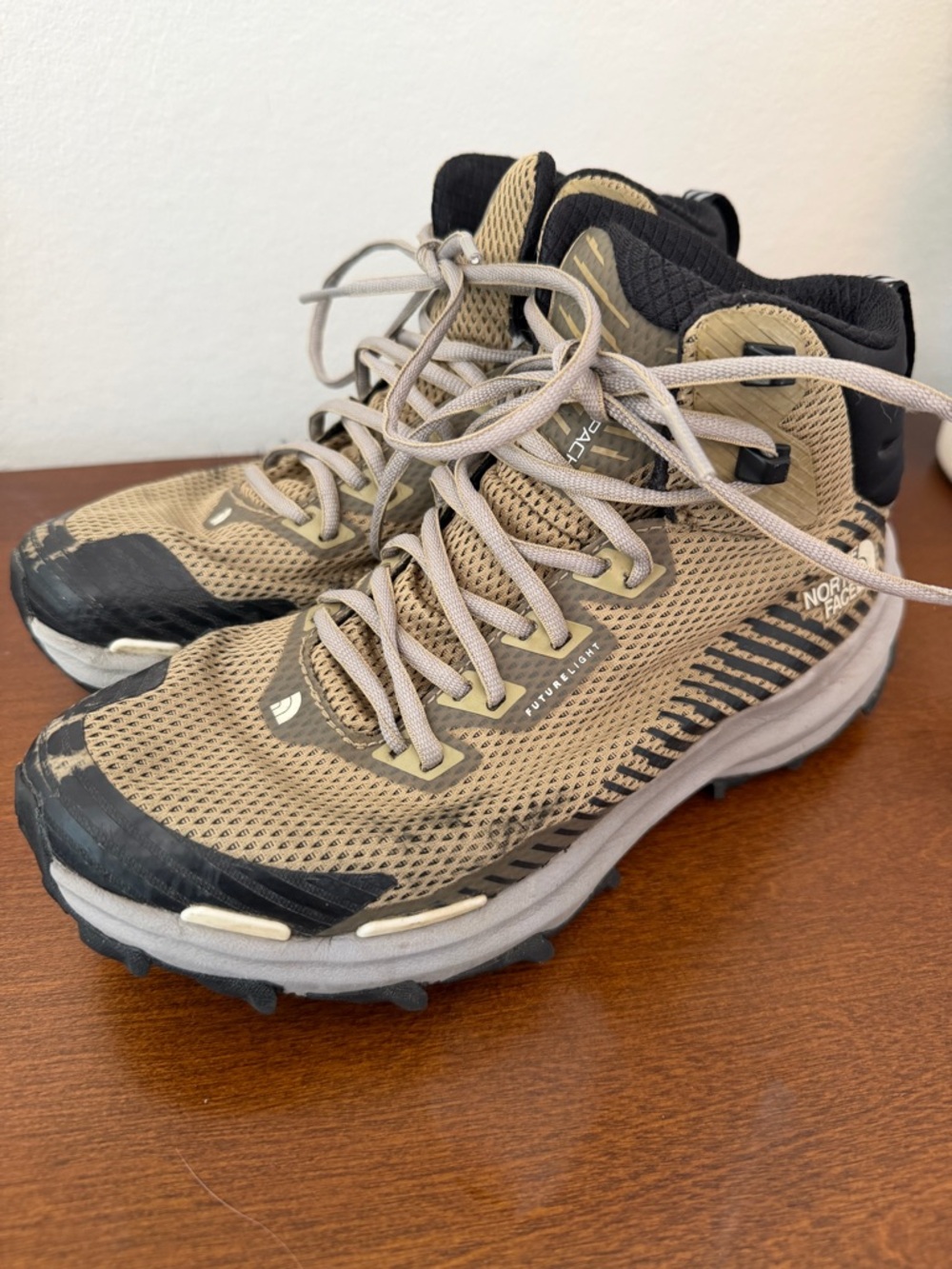 The North Face VECTIV Fastpack Mid FUTURELIGHT Hiking Boots Women’s Size 8